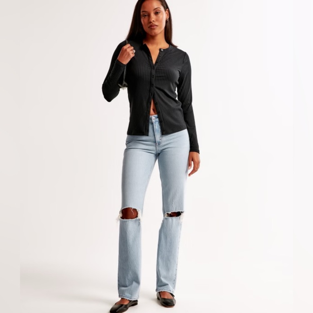 Abercrombie & Fitch Mid Rise 90s straight distressed Jean